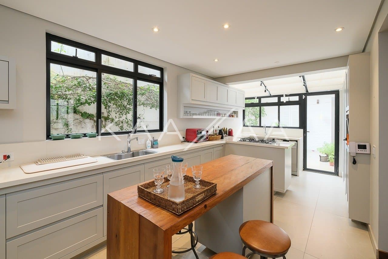 Casa perfeita para uma família, com planta muito bem distribuída. No sossego do Jardim Paulistano. - Foto 17